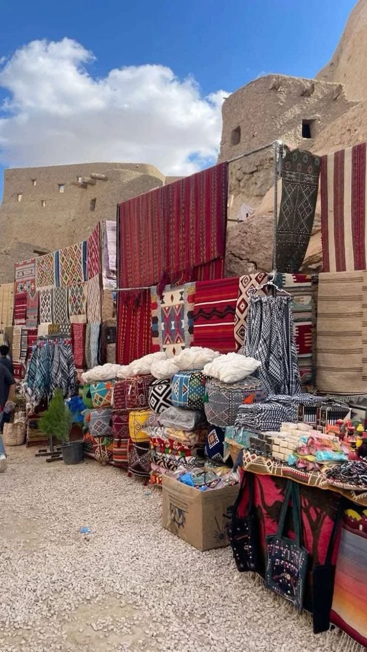 المحلات والبازارات في واحة سيوة