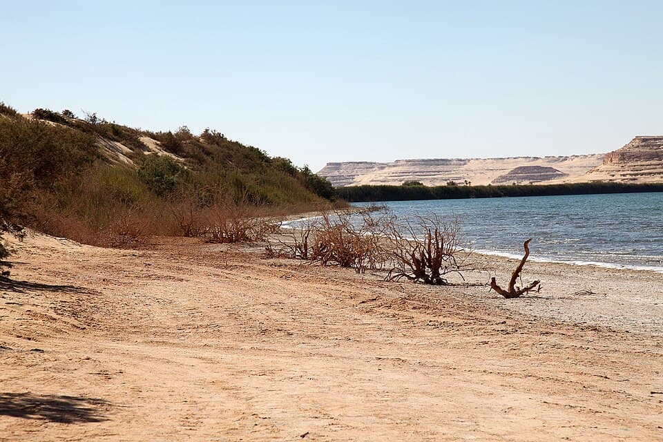 بحيرة شياطة